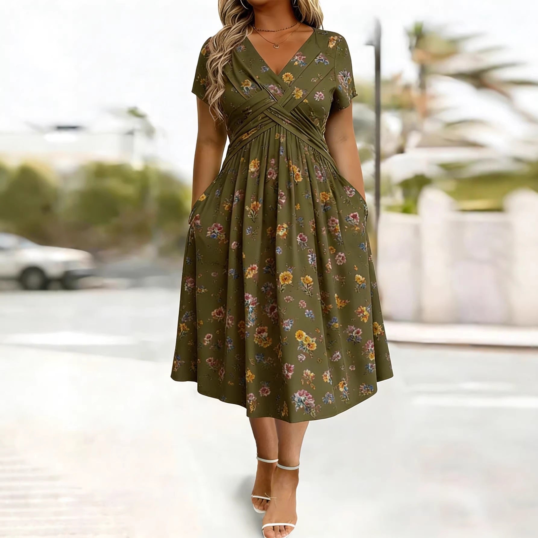 Robe Florale Femme Grande Taille Coupe Enveloppante, vue de côté