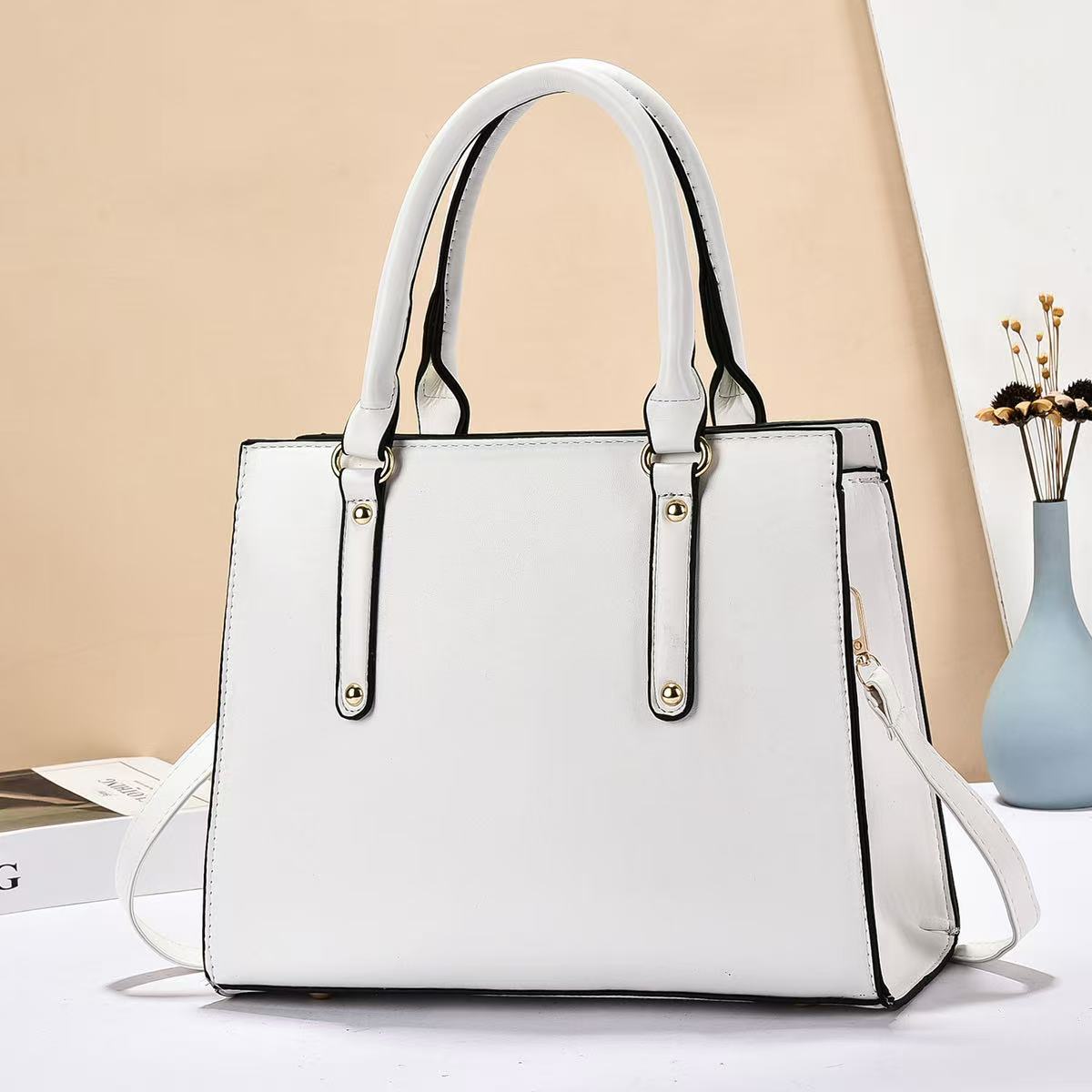Sac à Main Femme Élégant et Spacieux, détail matière et finition