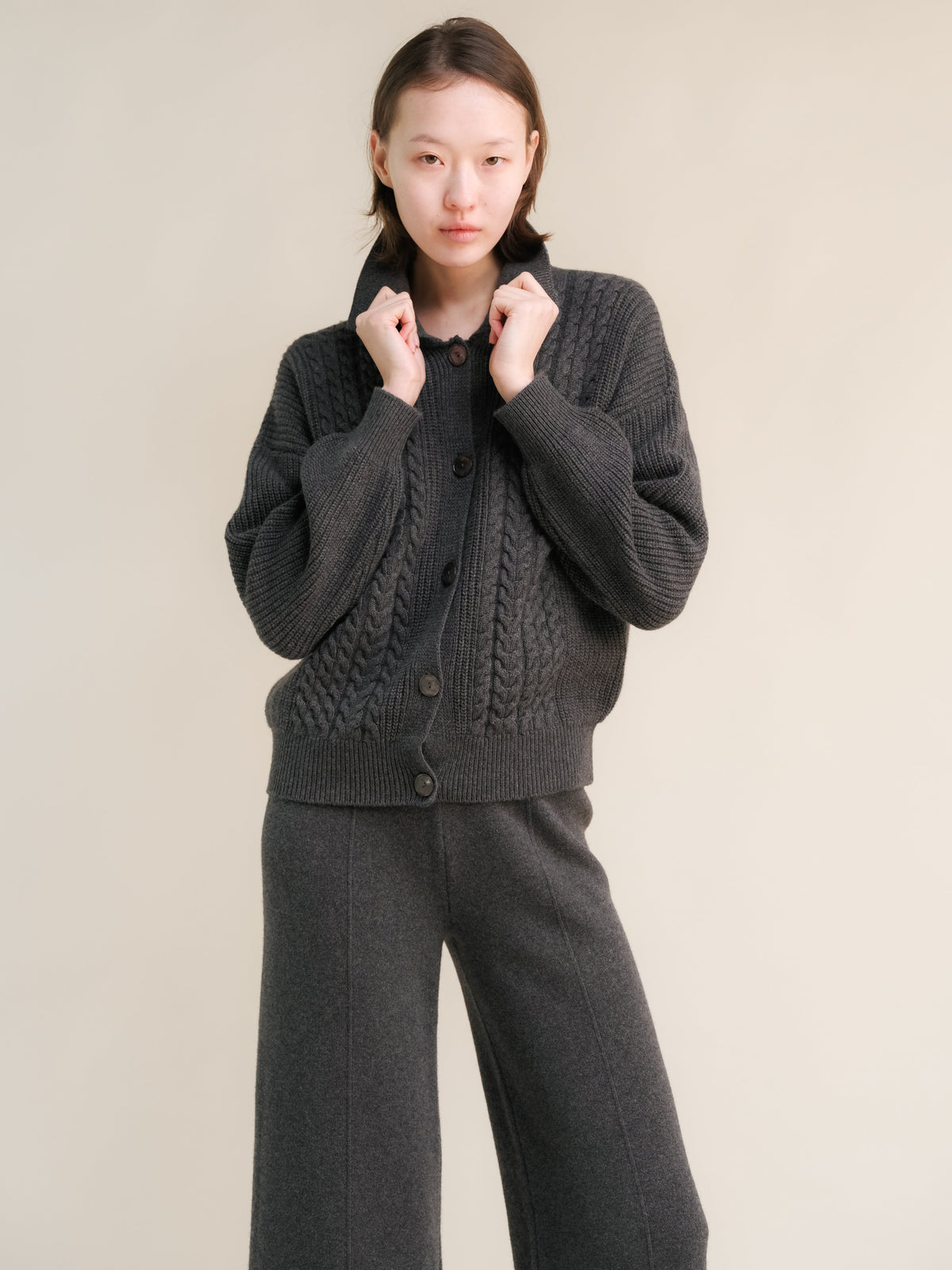 Cardigan polo a trecce in misto cashmere, foto 4