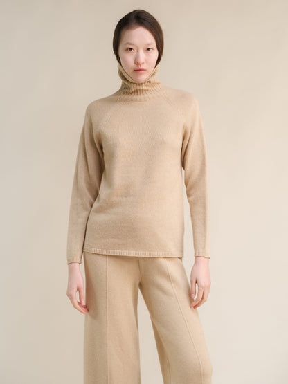 Turtleneck sweater in cashmere blend, photo 13