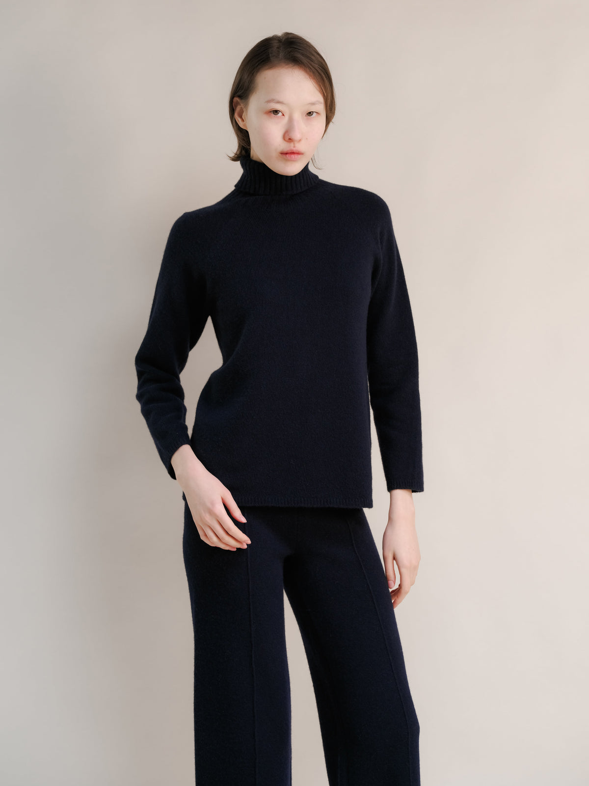 Turtleneck sweater in cashmere blend, photo 9